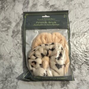Towel Scrunchies NWT (4)